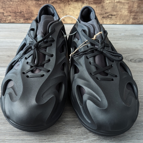 AdiFom Q "Black Carbon" sneakers - Picture 1 of 7